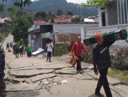 PRNU Sitail dan Banom Menyusuri Lokasi Bencana Tanah Bergerak Padasari Usai Salurkan Donasi