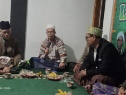 Ustadz H. Imron: “Ngaku Seneng Kanjeng Nabi, Kok Ora Teka Maulidan Ning Langgar?”