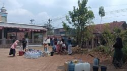 Kekeringan Melanda Penyalahan dan Mokaha Kecamatan Jatinegara, Warga Andalkan Bantuan Air Bersih