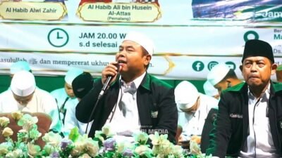 KH Nawawi Azhari: Kanjeng Nabi Muhammad SAW Itu Senyum, Tidak Mudah Mrengut